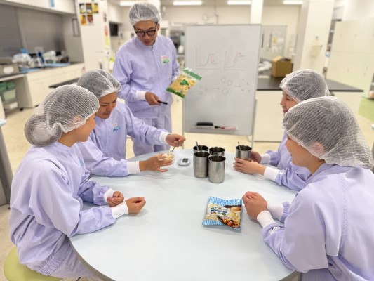 六甲バター株式会社【QBB】